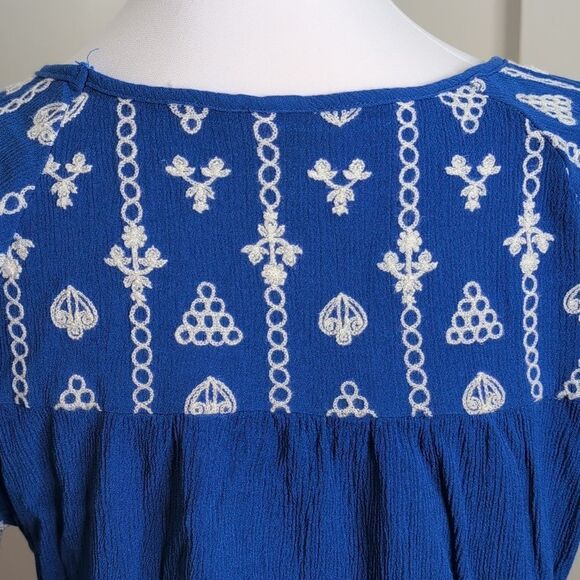 Torrid 2/18-20/2X Blue Crinkle Gauze Flutter Sleeve Blouse - Picture 9 of 9